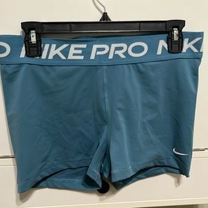 Women’s Nike pros spandex size large in blue